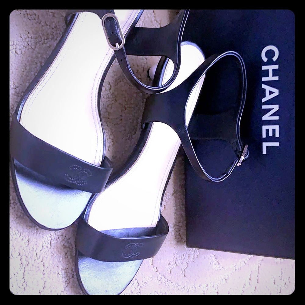 Chanel sandals cc pearl heel